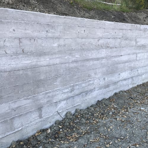 Retaining wall